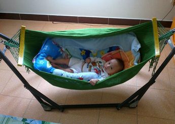 Máy đưa võng tự động dành cho trẻ em